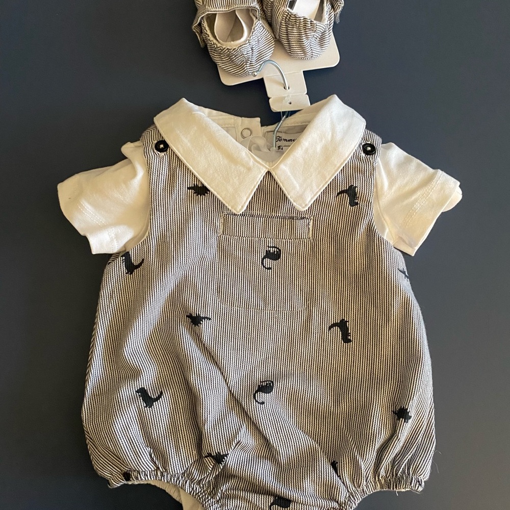 Striped Baby Romper and Shoe Set - Black and White